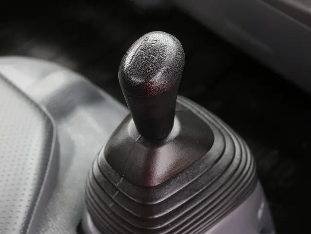 いすゞ エルフ TKG-NKS85AD(4WD)の写真32