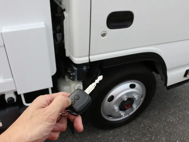 いすゞ エルフ TKG-NKS85AD(4WD)の写真42