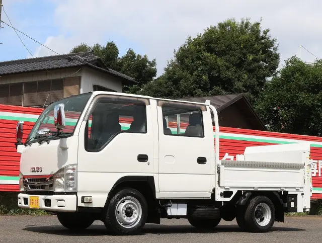 フロント|いすゞ エルフ TRG-NHR85A(2WD)の写真1