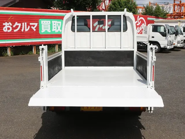 いすゞ エルフ TRG-NHR85A(2WD)の写真24