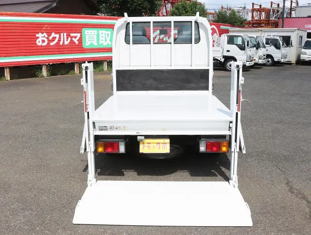 いすゞ エルフ TRG-NHR85A(2WD)の写真25