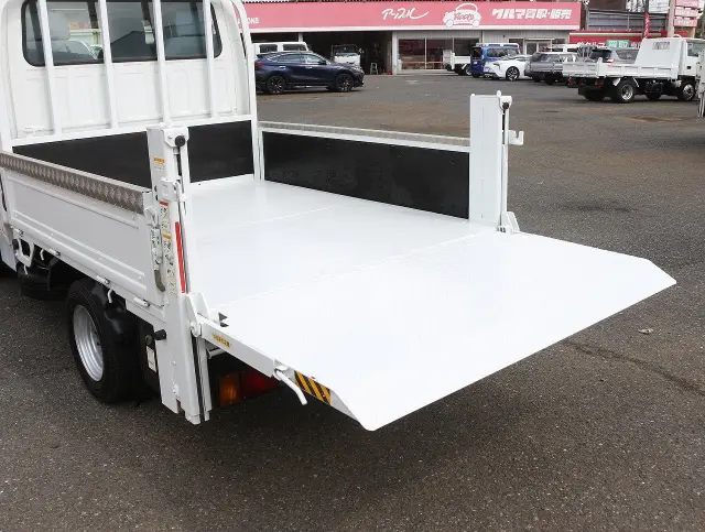 いすゞ エルフ TRG-NHR85A(2WD)の写真30