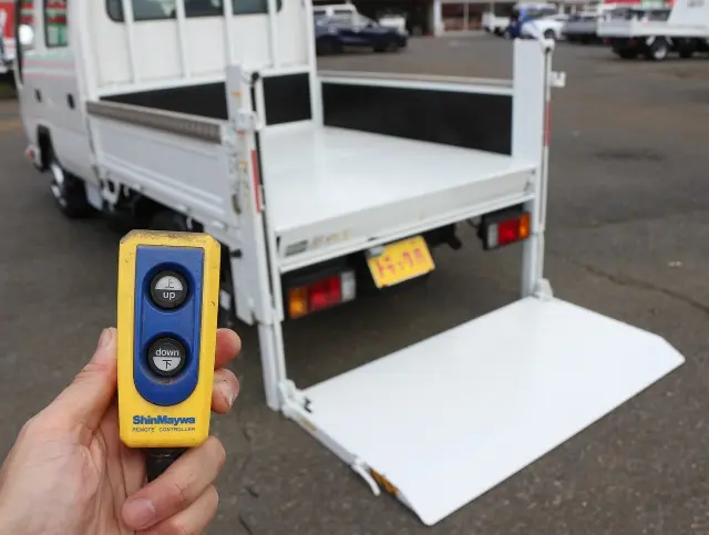 いすゞ エルフ TRG-NHR85A(2WD)の写真31
