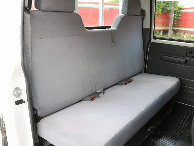 いすゞ エルフ TRG-NHR85A(2WD)の写真42