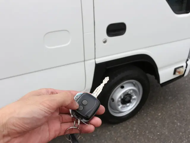 いすゞ エルフ TRG-NHR85A(2WD)の写真45