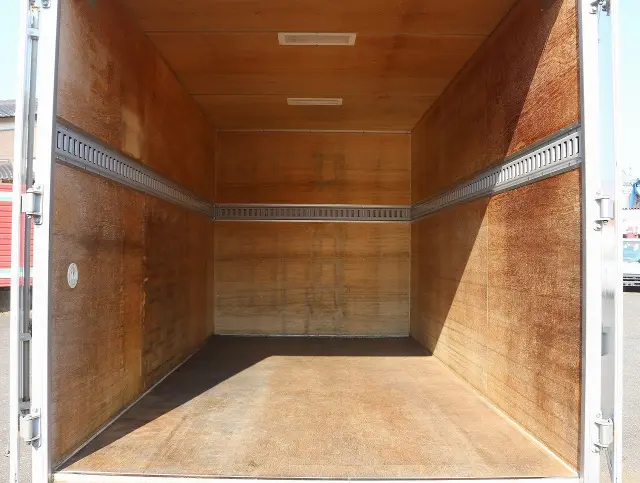 いすゞ エルフ TPG-NHR85AN(2WD)の写真28