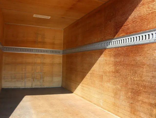 いすゞ エルフ TPG-NHR85AN(2WD)の写真32