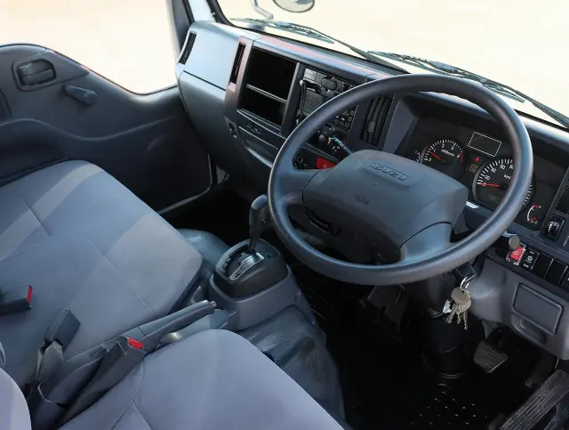 いすゞ エルフ TPG-NHR85AN(2WD)の写真35