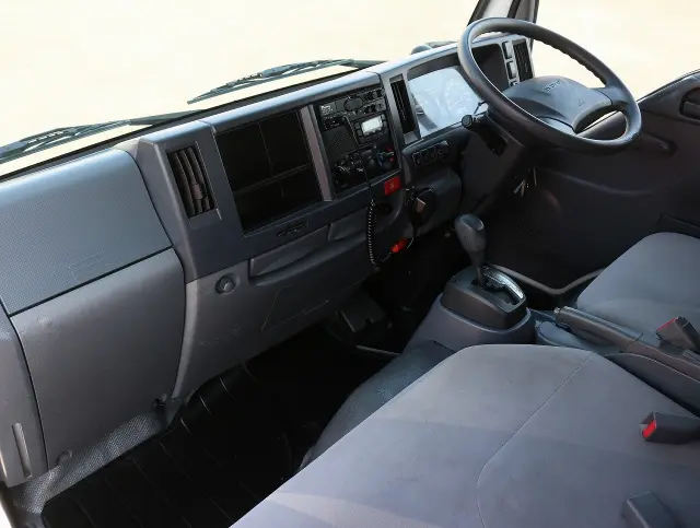 いすゞ エルフ TPG-NHR85AN(2WD)の写真36