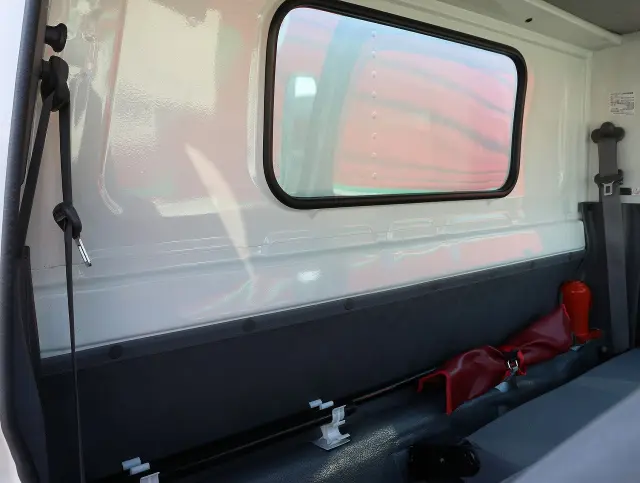 いすゞ エルフ TPG-NHR85AN(2WD)の写真44