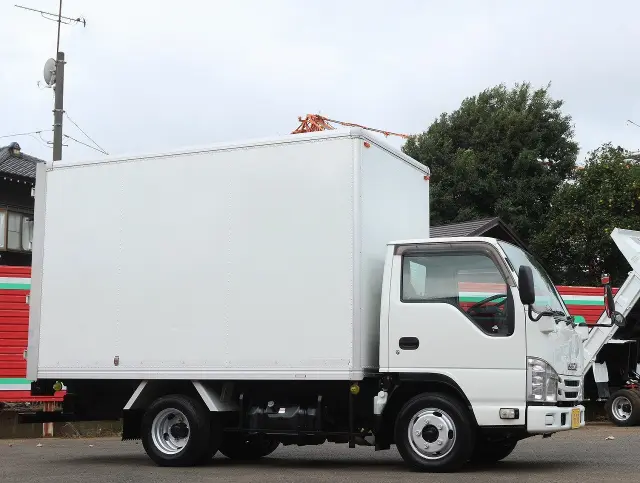 いすゞ エルフ TPG-NHR85AN(2WD)の写真22