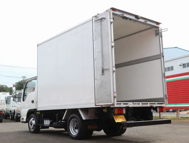 いすゞ エルフ TPG-NHR85AN(2WD)の写真31