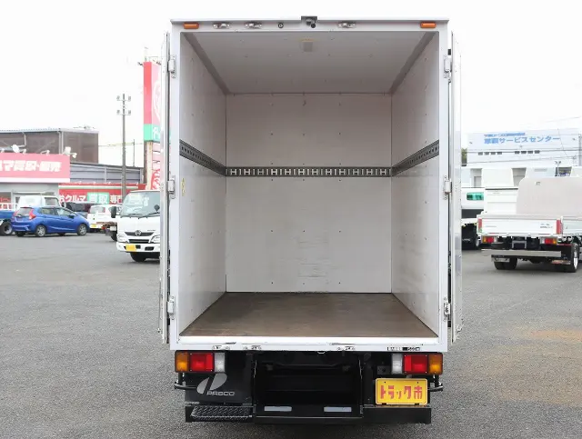 いすゞ エルフ TRG-NHR85AN(2WD)の写真29