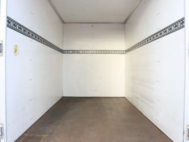 いすゞ エルフ TRG-NHR85AN(2WD)の写真33