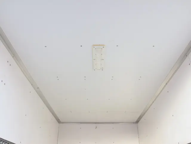 いすゞ エルフ TRG-NHR85AN(2WD)の写真34