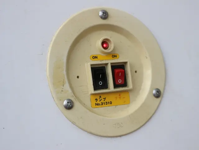 いすゞ エルフ TRG-NHR85AN(2WD)の写真35