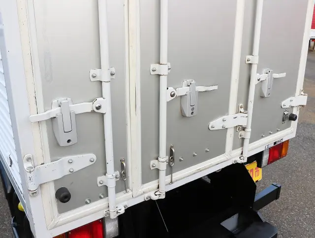 いすゞ エルフ TRG-NHR85AN(2WD)の写真37