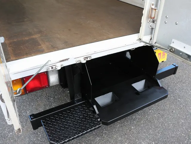 いすゞ エルフ TRG-NHR85AN(2WD)の写真39