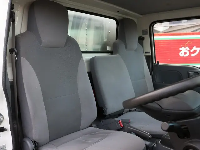 いすゞ エルフ TRG-NHR85AN(2WD)の写真42