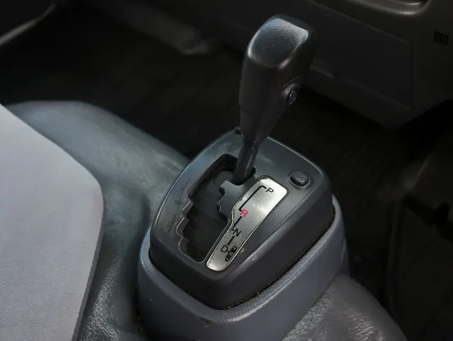 いすゞ エルフ TRG-NHR85AN(2WD)の写真44