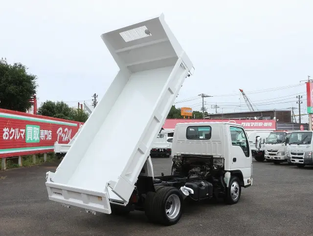 いすゞ エルフ SKG-NJR85AD(2WD)の写真2