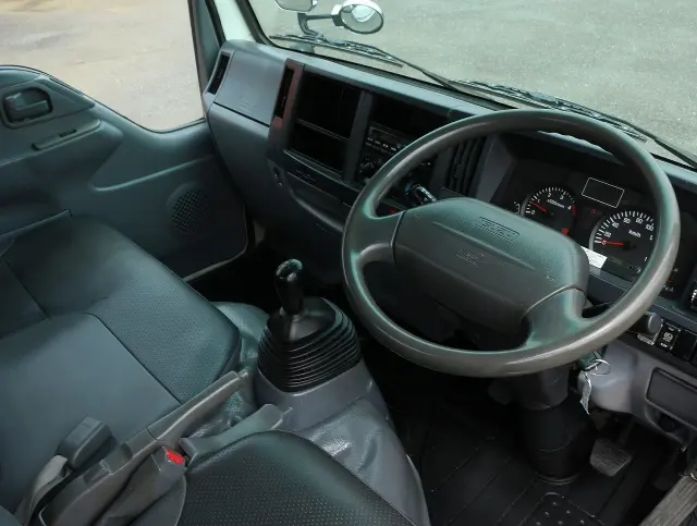 いすゞ エルフ SKG-NJR85AD(2WD)の写真3