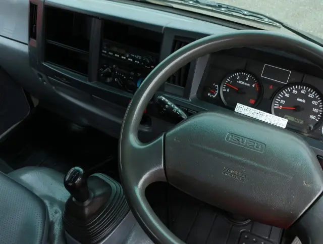 いすゞ エルフ SKG-NJR85AD(2WD)の写真39