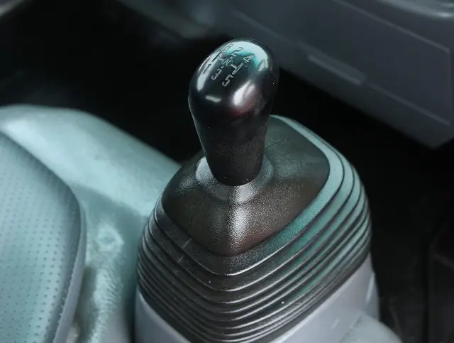 いすゞ エルフ SKG-NJR85AD(2WD)の写真40