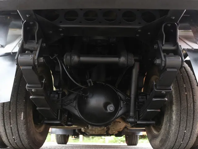 いすゞ エルフ SKG-NJR85AD(2WD)の写真49