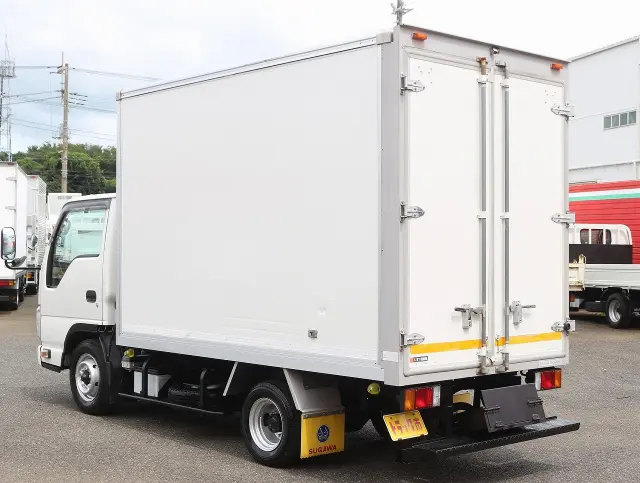 いすゞ エルフ TRG-NHR85A(2WD)の写真2