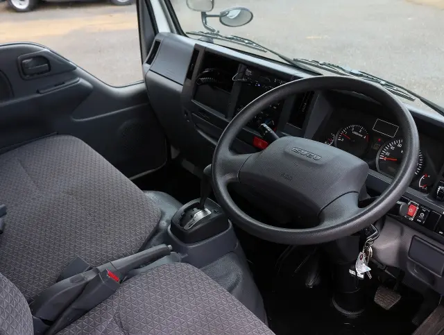 いすゞ エルフ TRG-NHR85A(2WD)の写真3