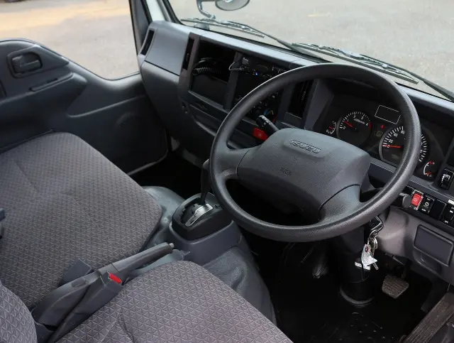 いすゞ エルフ TRG-NHR85A(2WD)の写真37