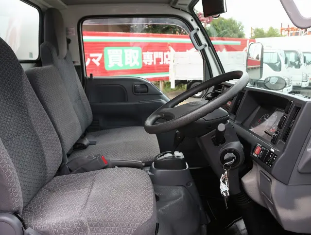 いすゞ エルフ TRG-NHR85A(2WD)の写真38