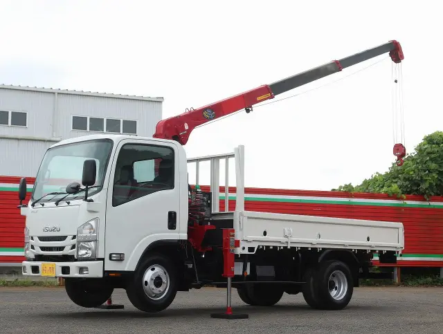 フロント|いすゞ エルフ TPG-NMR85AN(2WD)の写真1