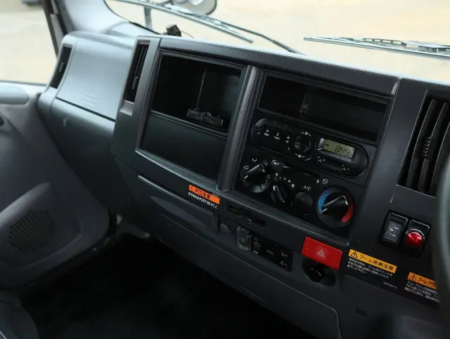 いすゞ エルフ TPG-NMR85AN(2WD)の写真47