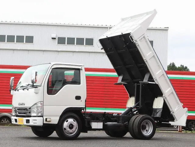 フロント|いすゞ エルフ TKG-NKR85AD(2WD)の写真1