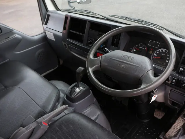 いすゞ エルフ TKG-NKR85AD(2WD)の写真34