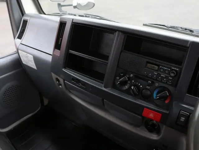 いすゞ エルフ TKG-NKR85AD(2WD)の写真40