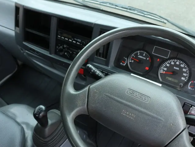 いすゞ エルフ TKG-NJR85AD(2WD)の写真40