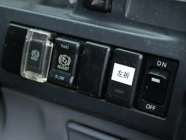 いすゞ エルフ TKG-NJR85AD(2WD)の写真42