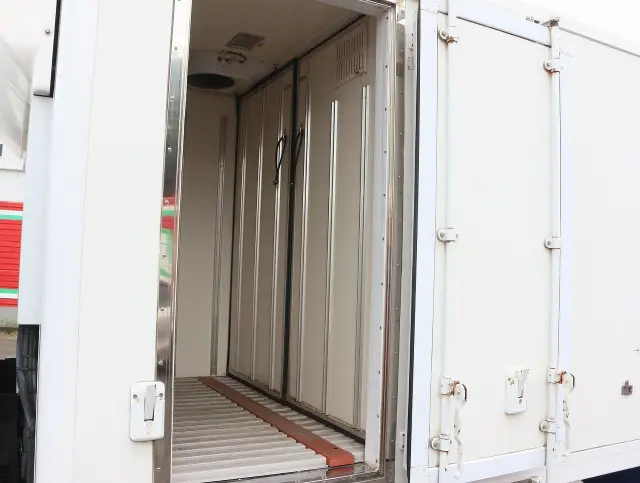 いすゞ エルフ TRG-NLR85AN(2WD)の写真37