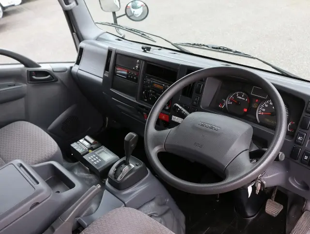 いすゞ エルフ TRG-NLR85AN(2WD)の写真42