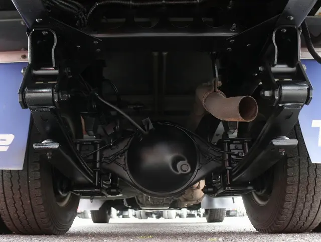 いすゞ エルフ TRG-NLR85AN(2WD)の写真49