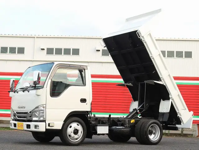 フロント|いすゞ エルフ TKG-NJR85AD(2WD)の写真1