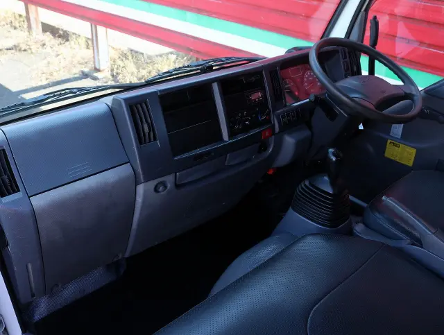 いすゞ エルフ TPG-NJR85AD(2WD)の写真32