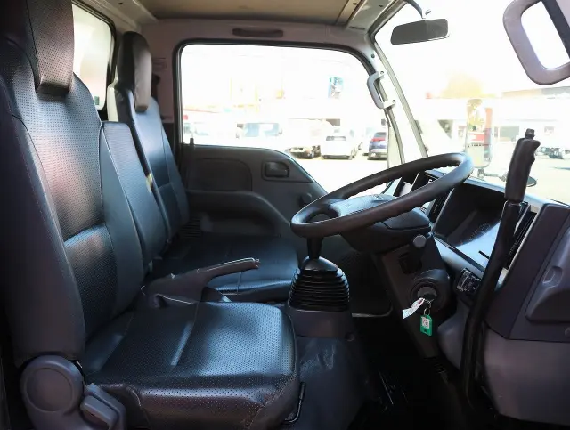 いすゞ エルフ TPG-NJR85AD(2WD)の写真33
