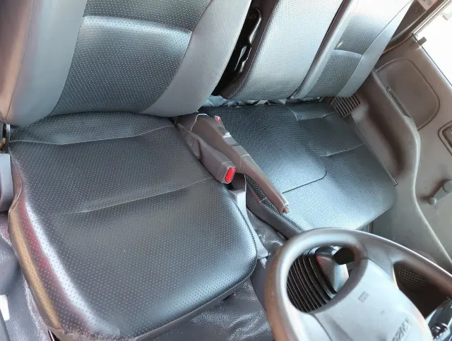 いすゞ エルフ TPG-NJR85AD(2WD)の写真35