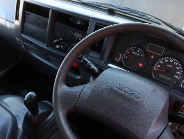 いすゞ エルフ TPG-NJR85AD(2WD)の写真37