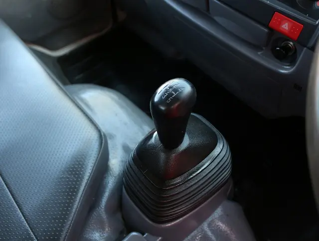 いすゞ エルフ TPG-NJR85AD(2WD)の写真38