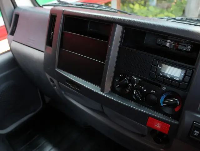 いすゞ エルフ TPG-NJR85AD(2WD)の写真39